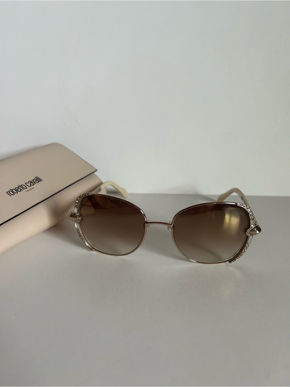 Roberto Cavalli Beige Frame Sunglasses with Brown Gradient Lenses
